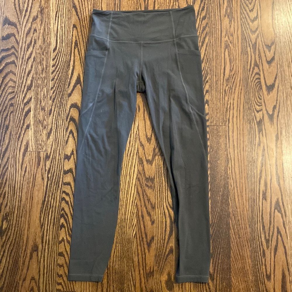 Athleta Medium Brown Cropped Ankle Leggings W/ Side Pockets And Hidden Pocket